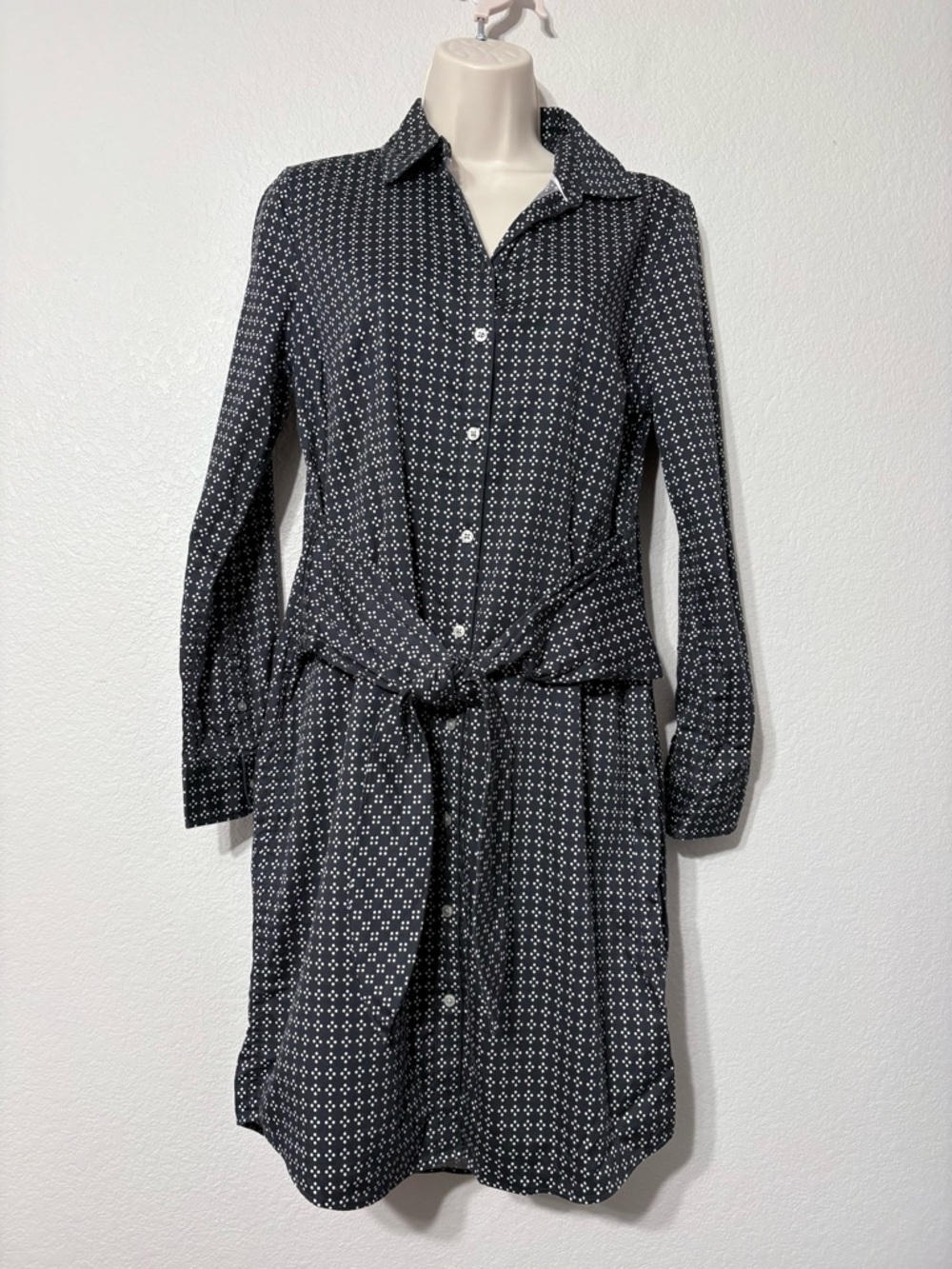 UNTUCKit Stretch Cotton Mikael Shirt Dress Waist Tie Black White Print Travel 6‎